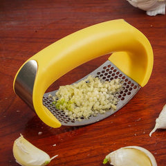 FleCrush™ | Unleash Flavorful Feats with the Ultimate Garlic Press