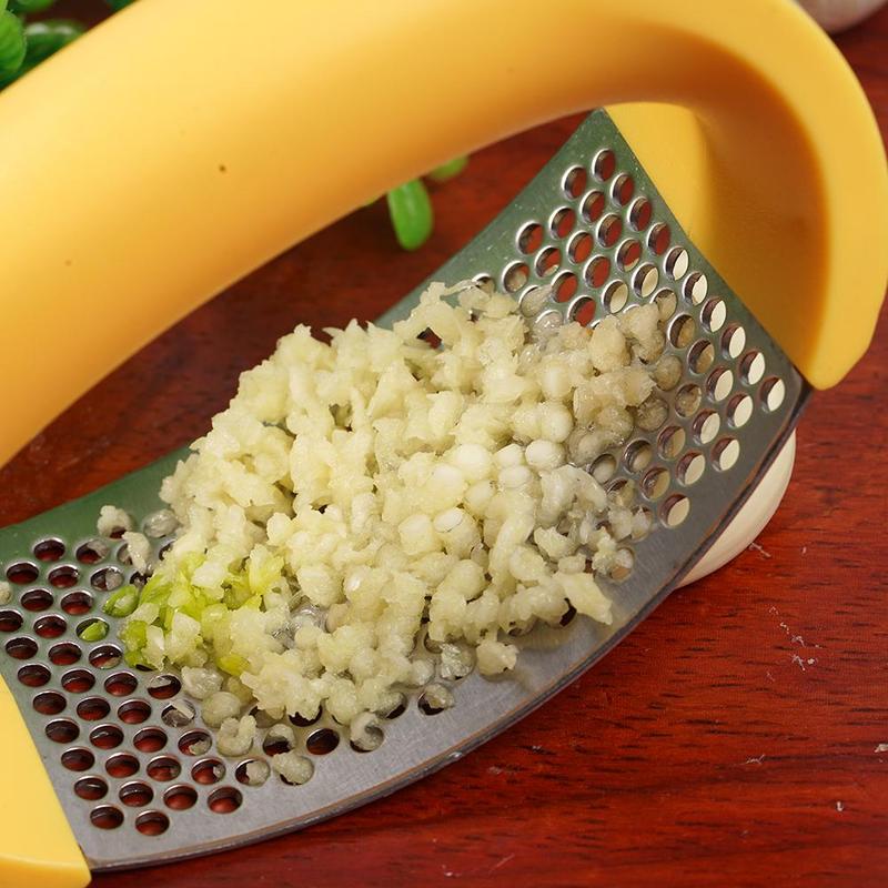 FleCrush™ | Unleash Flavorful Feats with the Ultimate Garlic Press