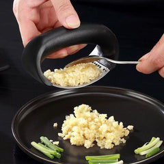 FleCrush™ | Unleash Flavorful Feats with the Ultimate Garlic Press